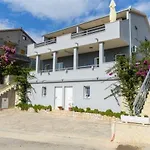 In Okrug Gornji With Sea View, Terrace, Air Conditioning, Wifi 5049-3 Τρογκίρ