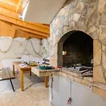 In Okrug Gornji With Sea View, Terrace, Air Conditioning, Wifi 5049-3 * Τρογκίρ