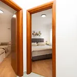 In Okrug Gornji With Sea View, Terrace, Air Conditioning, Wifi 5049-3 Τρογκίρ
