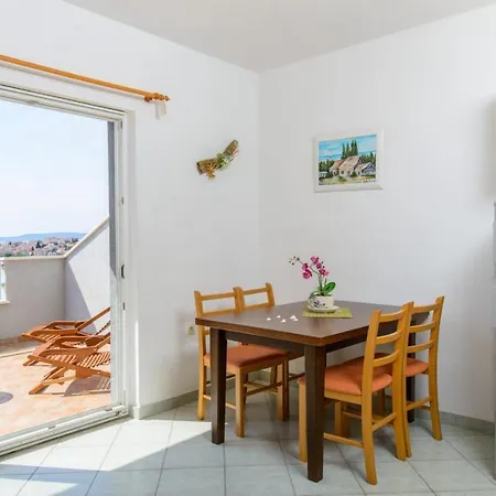 In Okrug Gornji With Sea View, Terrace, Air Conditioning, Wifi 5049-3 Daire Trogir