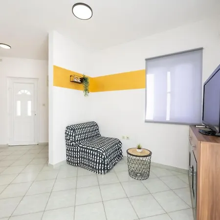 Διαμέρισμα In Okrug Gornji With Sea View, Terrace, Air Conditioning, Wifi 5049-3 Τρογκίρ