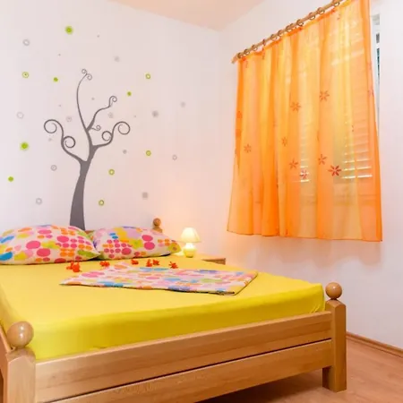 In Okrug Gornji With Sea View, Terrace, Air Conditioning, Wifi 5049-3