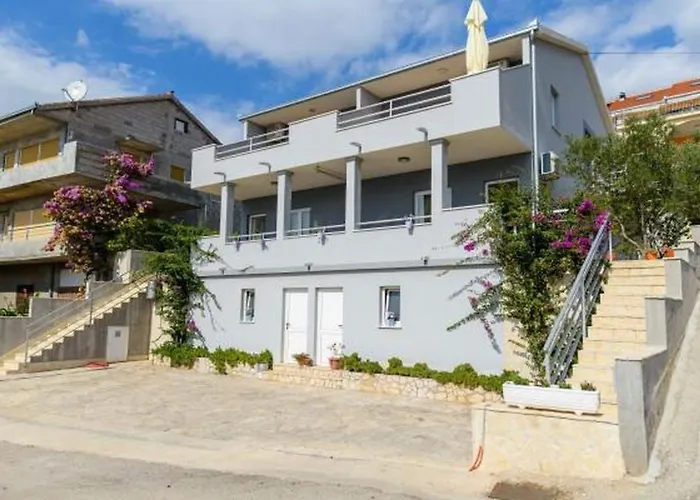 In Okrug Gornji With Sea View, Terrace, Air Conditioning, Wifi 5049-3 Trogir