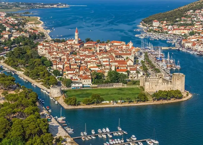 In Okrug Gornji With Sea View, Terrace, Air Conditioning, Wifi 5049-3 Appartement Trogir