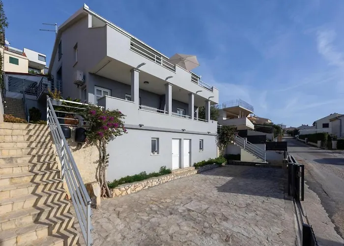 In Okrug Gornji With Sea View, Terrace, Air Conditioning, Wifi 5049-3 Trogir