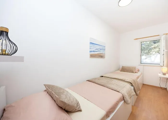 In Okrug Gornji With Sea View, Terrace, Air Conditioning, Wifi 5049-3 Appartement