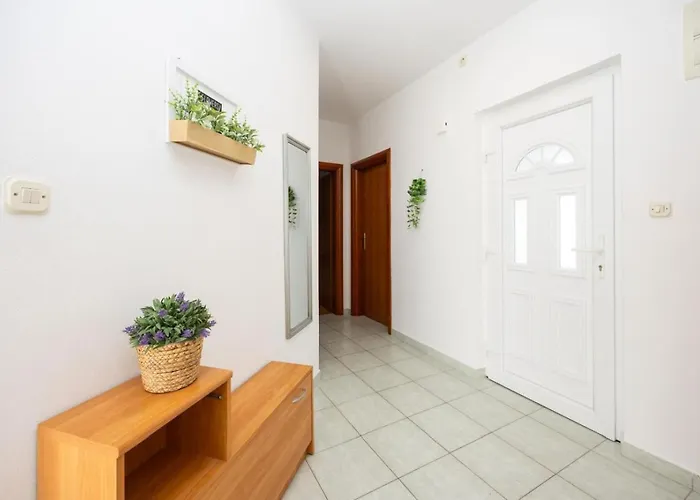 Appartement In Okrug Gornji With Sea View, Terrace, Air Conditioning, Wifi 5049-3