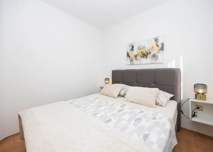 In Okrug Gornji With Sea View, Terrace, Air Conditioning, Wifi 5049-3 * Trogir