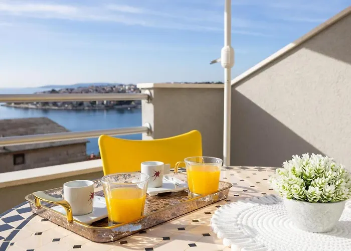 In Okrug Gornji With Sea View, Terrace, Air Conditioning, Wifi 5049-3 Appartement